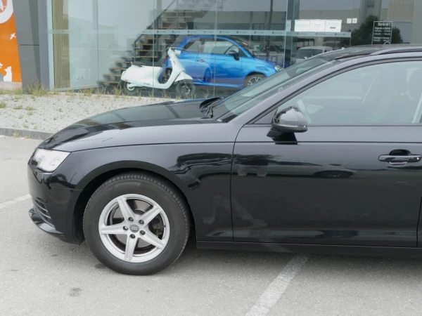 Audi A4 Avant 2.0 TDI Advance 8