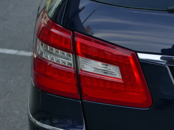 Mercedes-Benz E 220 CDi Avantgarde BE Auto. 12