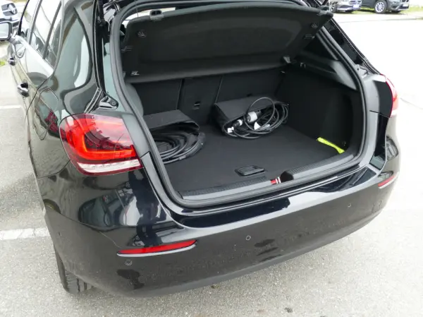 Mercedes-Benz A 250 e Style Plus 10