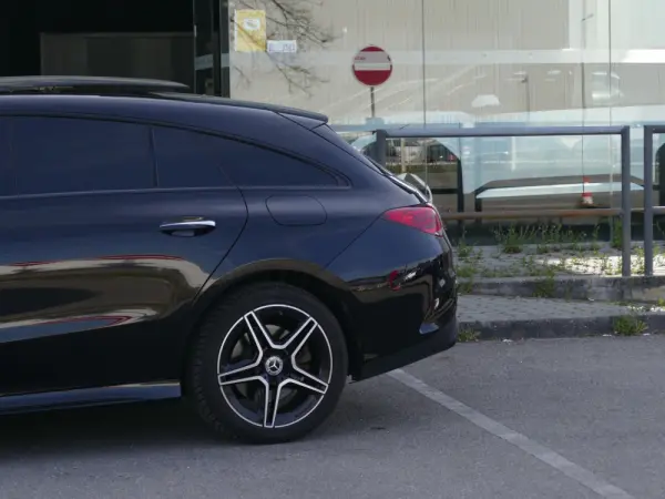 Mercedes-Benz CLA 250 e Shooting Brake AMG Line 18