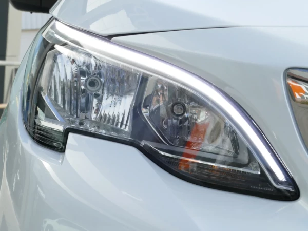 Peugeot 3008 1.6 Hybrid Allure e-EAT8 6