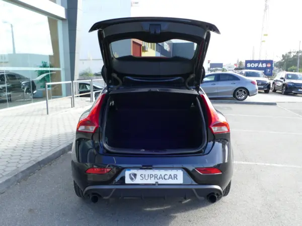 Volvo V40 1.6 D2 R-Design 14