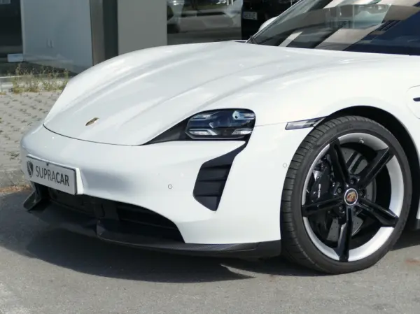 Porsche Taycan Turbo S 3