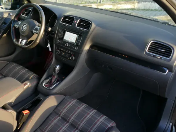 Volkswagen Golf 2.0 TSi GTI DSG 26