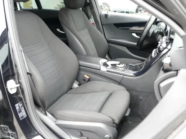Mercedes-Benz C 300 de Avantgarde 26