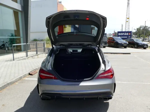 Mercedes-Benz CLA 45 AMG Shooting Brake 4-Matic 17