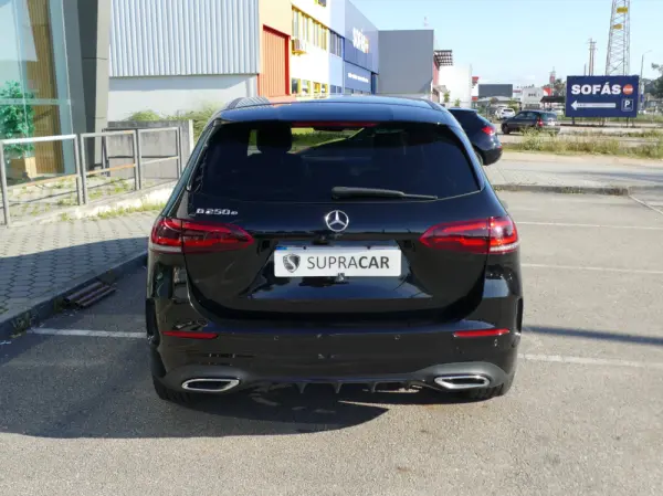 Mercedes-Benz B 250 e AMG Line 5