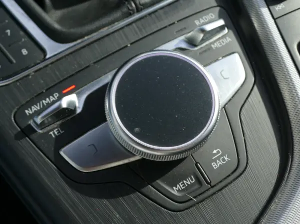 Audi A4 Avant 2.0 TDI Advance 26