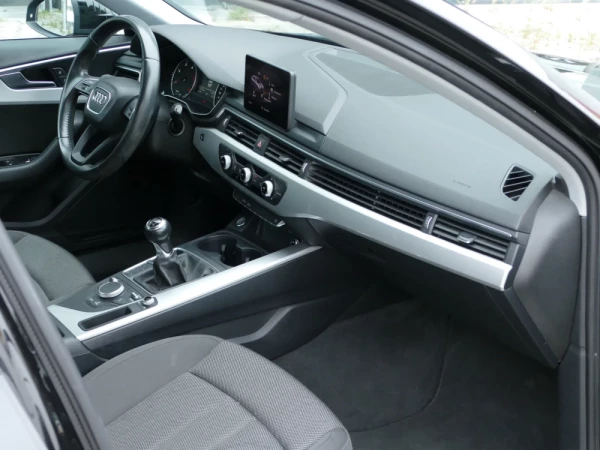 Audi A4 Avant 2.0 TDI Advance 25