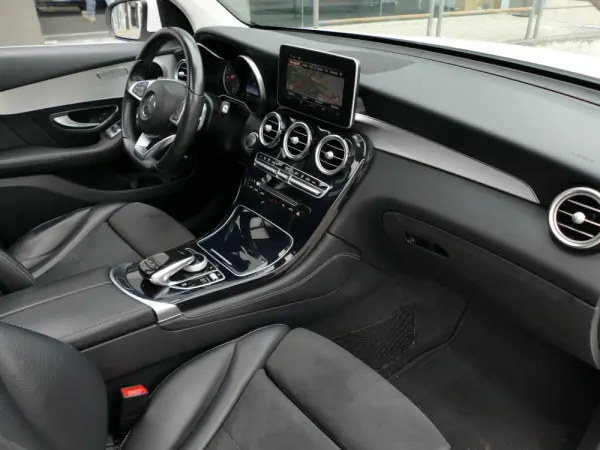 Mercedes-Benz GLC 220 d 4Matic 9G-TRONIC AMG Line 32