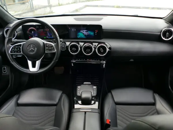 Mercedes-Benz A 250 Limousine e Style Plus 33