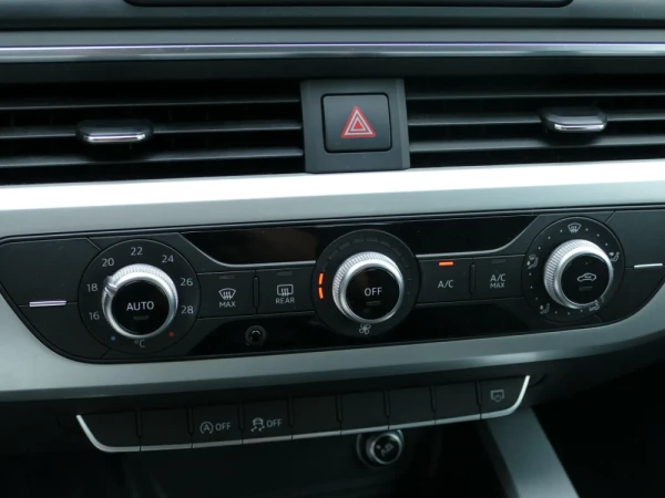 Audi A4 Avant 2.0 TDI Advance 19