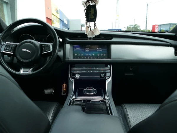 Jaguar XF Sportbrake 2.0 D Prestige Aut. 33