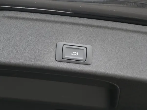 Audi A4 Avant 40 TDI Sport S tronic 10