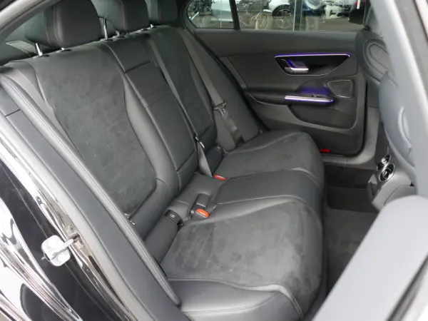 Mercedes-Benz C 300 e AMG Line 31