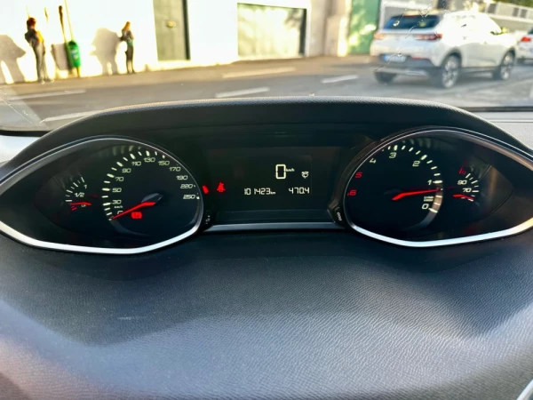 Peugeot 308 1.5 BlueHDi Style 9