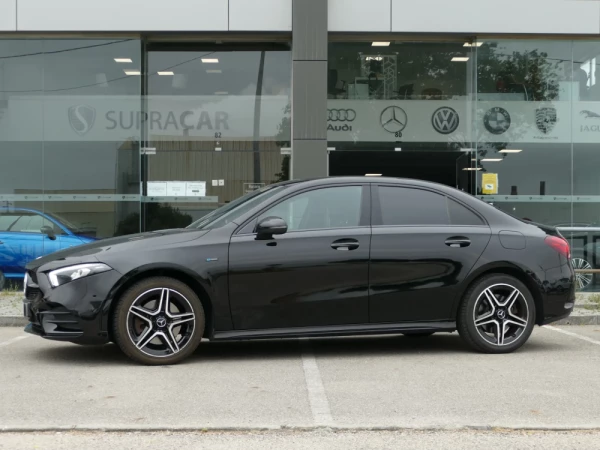Mercedes-Benz A 250 Limousine e AMG Line 35