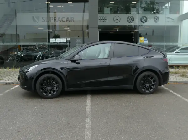 Tesla Model Y Tração Traseira 37