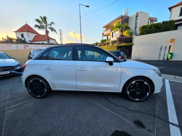 Audi A1 Sportback 2.0 TDi S-line 6