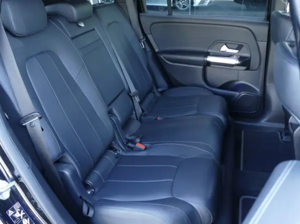 Mercedes-Benz EQB 300 4Matic 36