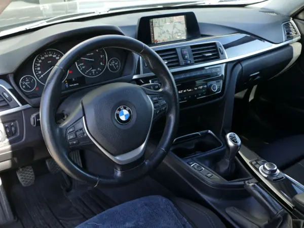 BMW 318 d Line Sport 27
