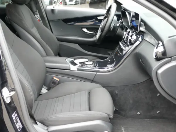 Mercedes-Benz C 300 de Avantgarde 27