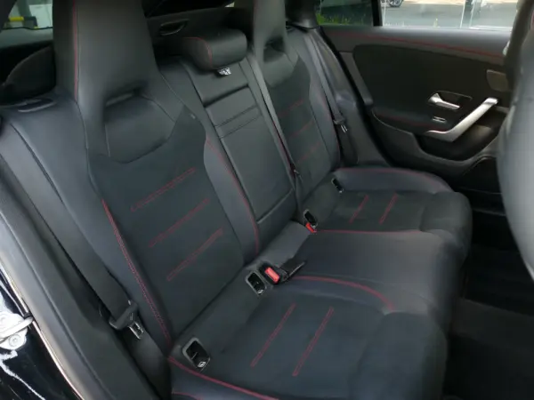 Mercedes-Benz CLA 250 e Shooting Brake AMG Line 39
