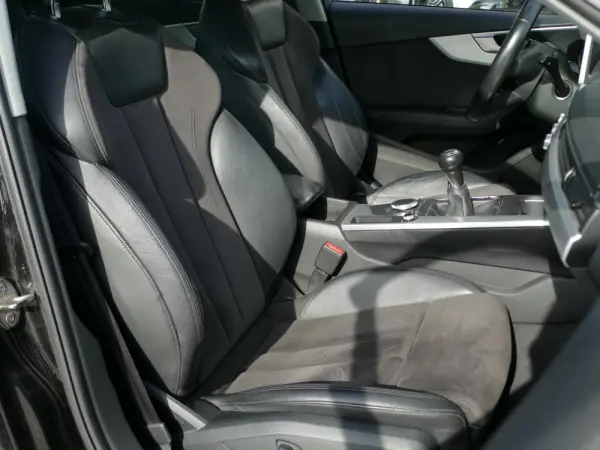 Audi A4 Avant 2.0 TDI Advance 32