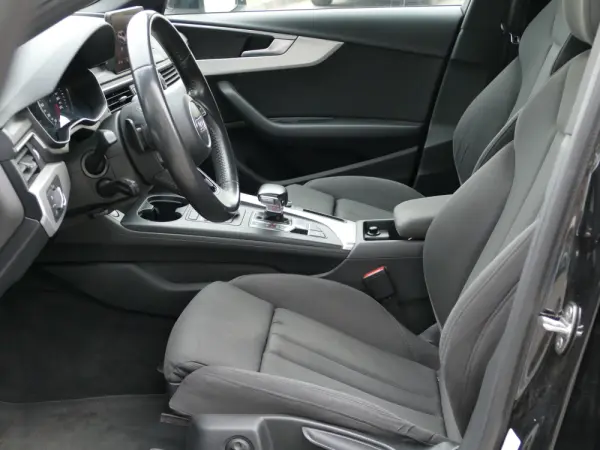 Audi A4 Avant 40 TDI Sport S tronic 26