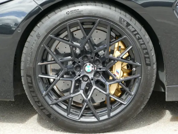 BMW M8 Competition 9
