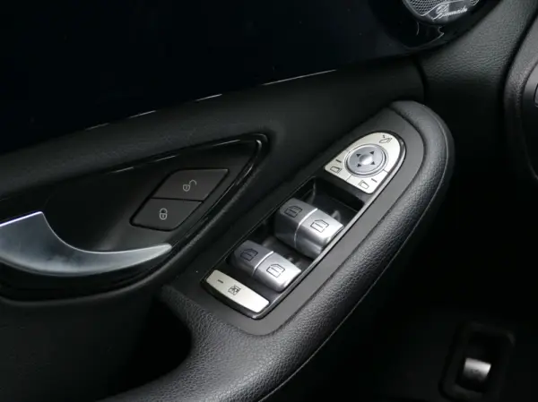 Mercedes-Benz C 300 de Avantgarde 33