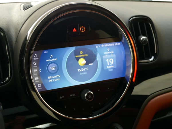 MINI Countryman Cooper SE ALL4 Classic Auto 18