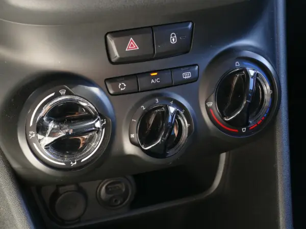 Peugeot 208 1.4 HDi Active 21