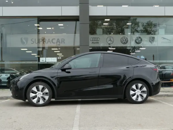Tesla Model Y Standard 18