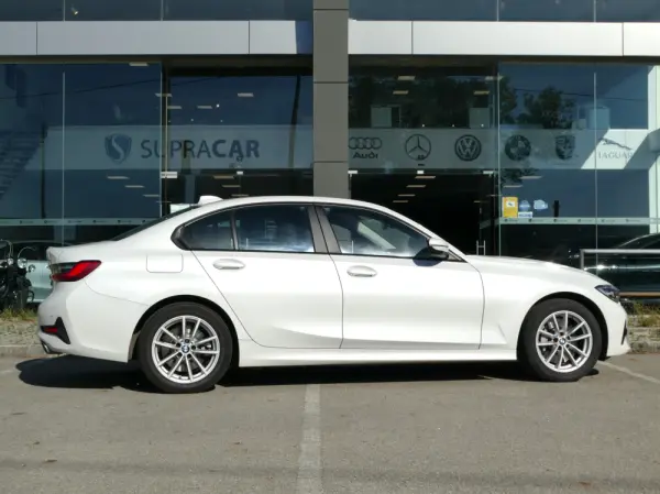 BMW 330 e iPerformance Advantage 14