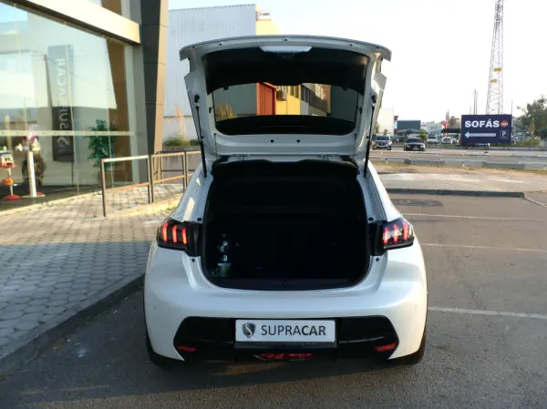 Peugeot e-208 50 kWh GT 12
