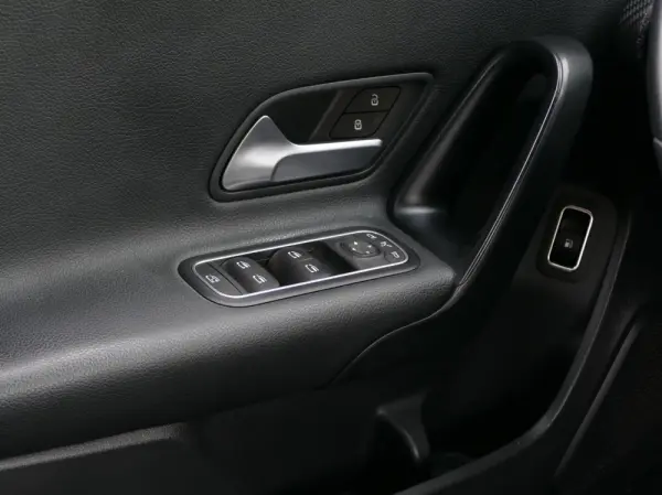 Mercedes-Benz A 250 Limousine e Style Plus 29