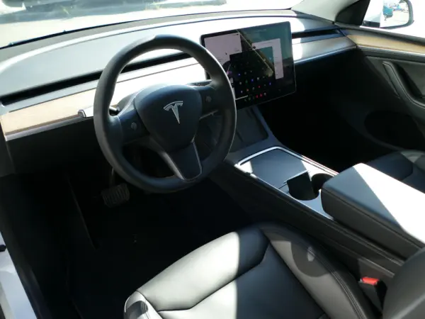 Tesla Model Y Tração Traseira 23