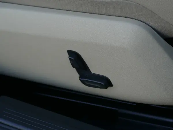 Mercedes-Benz E 220 CDi Avantgarde BE Auto. 32