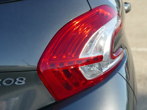 Peugeot 208 1.4 HDi Active 11
