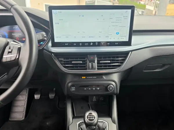 Ford Focus 1.0 EcoBoost MHEV Connected 25