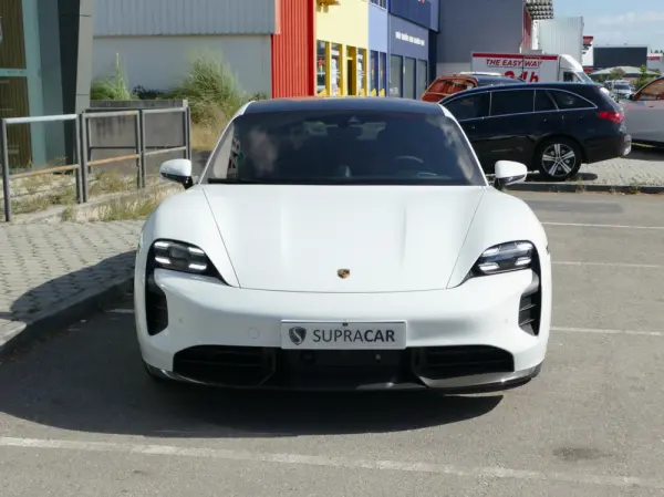 Porsche Taycan Turbo S 2