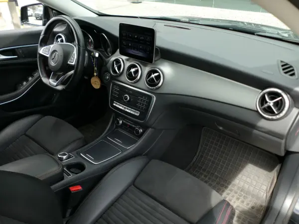 Mercedes-Benz CLA 200 d AMG Line Aut. 26