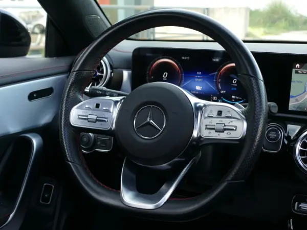 Mercedes-Benz CLA 250 e Shooting Brake AMG Line 44