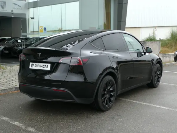 Tesla Model Y Tração Traseira 4