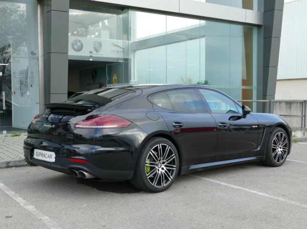 Porsche Panamera S e-Hybrid 8