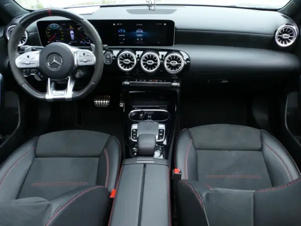 Mercedes-Benz A 35 AMG 4Matic 41