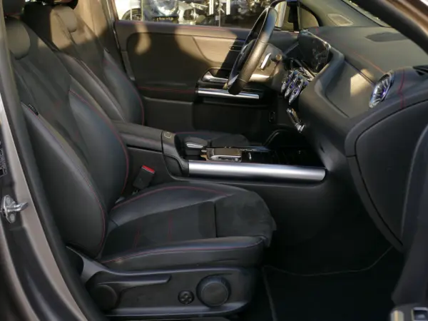 Mercedes-Benz EQA 250 AMG Line 32