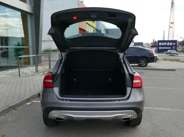 Mercedes-Benz GLA 180 CDi Urban 13