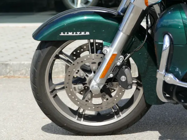 Harley-Davidson FL FLTRK ROAD GLIDE LIMITED 5